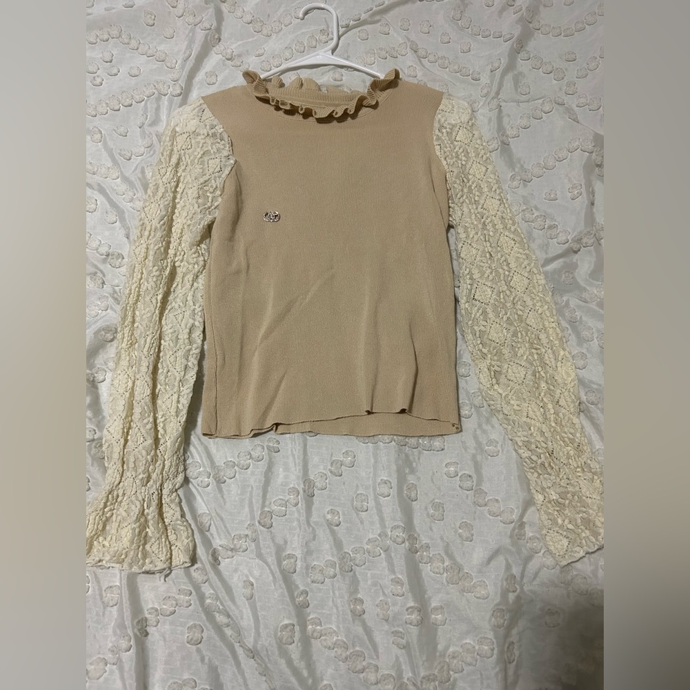 No brand name, small in women’s